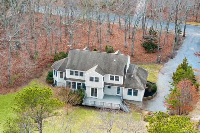 61 Channing Cross, Hampton Bays, NY 11946