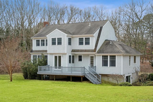 61 Channing Cross, Hampton Bays, NY 11946