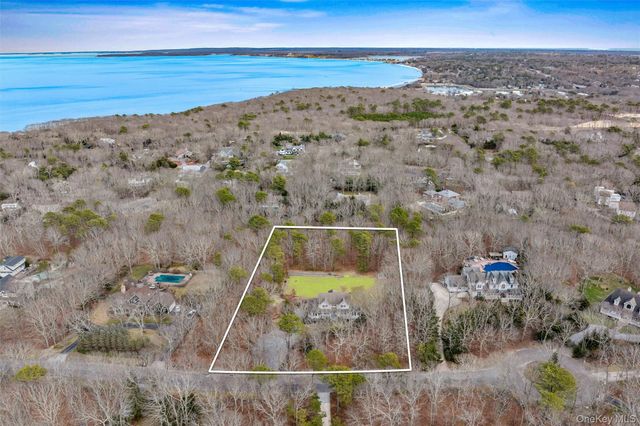 61 Channing Cross, Hampton Bays, NY 11946