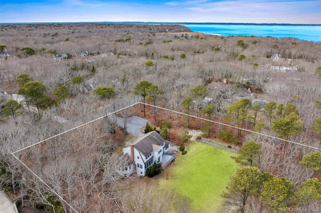 61 Channing Cross, Hampton Bays, NY 11946