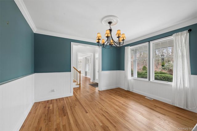 61 Channing Cross, Hampton Bays, NY 11946