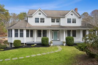 61 Channing Cross, Hampton Bays, NY 11946