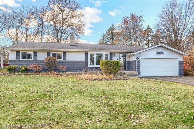 2468 Ketzler Drive, Flint Charter Township, MI 48507