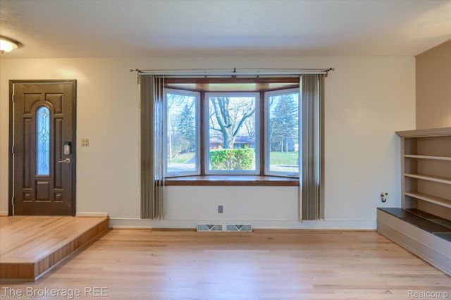 2468 Ketzler Drive, Flint Charter Township, MI 48507