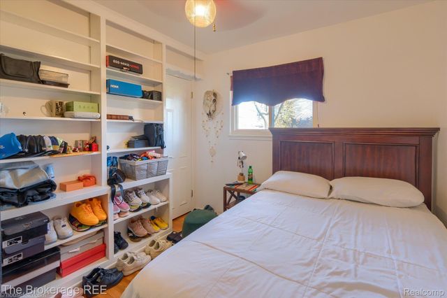 2468 Ketzler Drive, Flint Charter Township, MI 48507