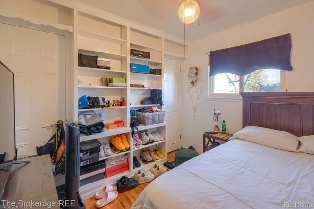 2468 Ketzler Drive, Flint Charter Township, MI 48507