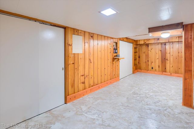 2468 Ketzler Drive, Flint Charter Township, MI 48507