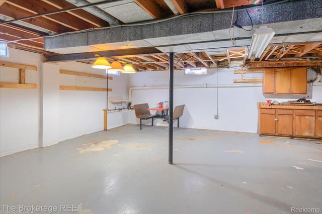 2468 Ketzler Drive, Flint Charter Township, MI 48507