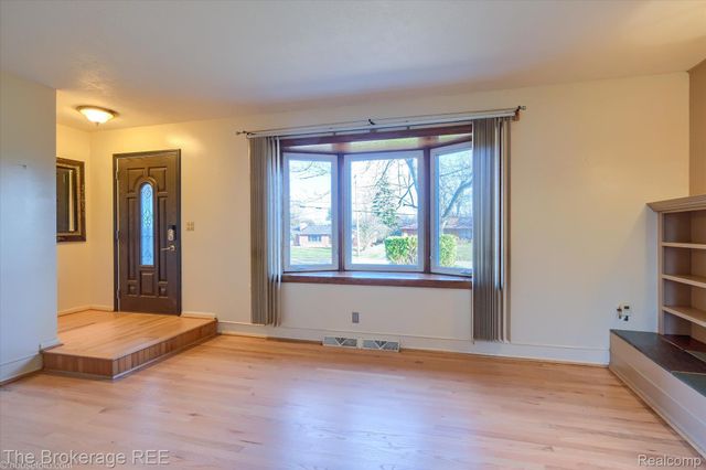 2468 Ketzler Drive, Flint Charter Township, MI 48507