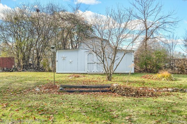 2468 Ketzler Drive, Flint Charter Township, MI 48507