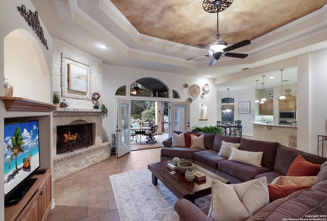 15271 Chinquapin, Helotes, TX 78023