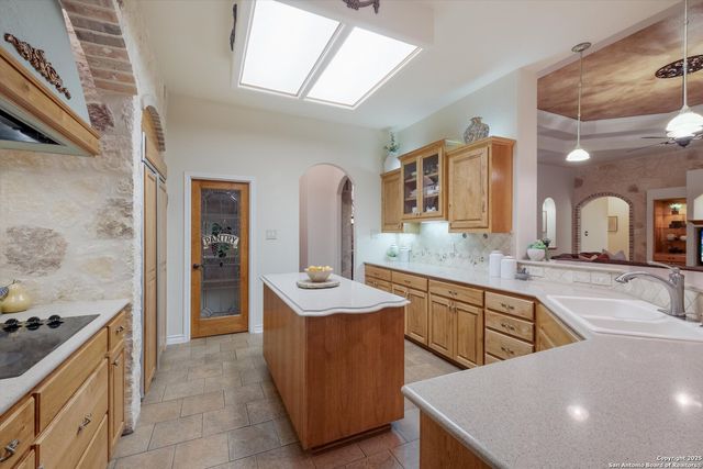 15271 Chinquapin, Helotes, TX 78023