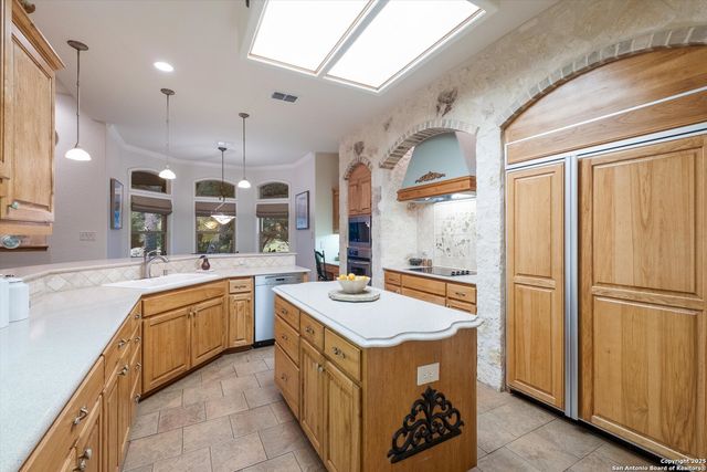 15271 Chinquapin, Helotes, TX 78023