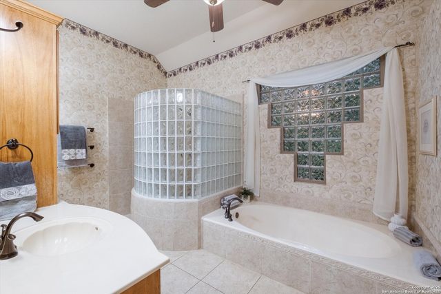 15271 Chinquapin, Helotes, TX 78023