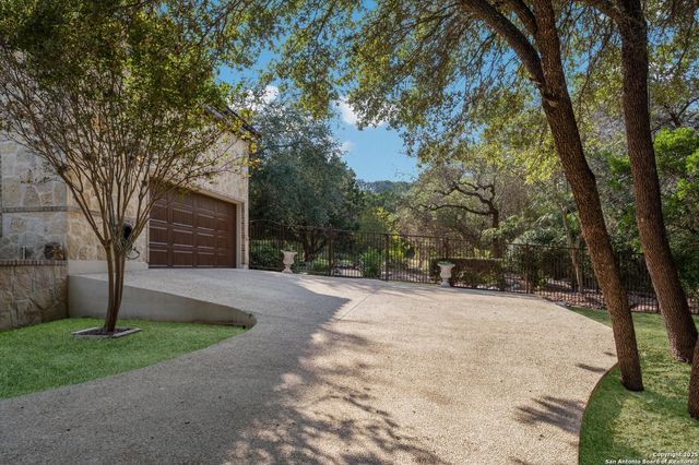 15271 Chinquapin, Helotes, TX 78023