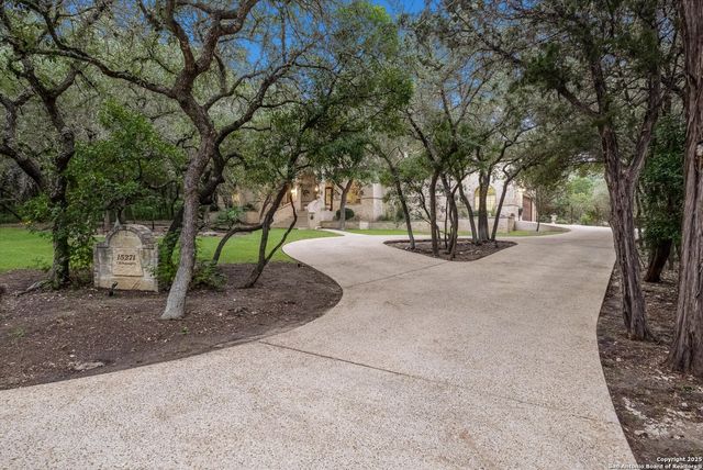 15271 Chinquapin, Helotes, TX 78023