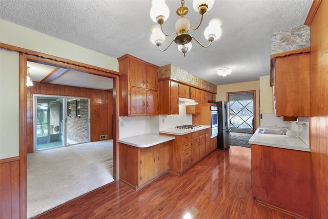 2102 Lansdowne Drive, Garland, TX 75040