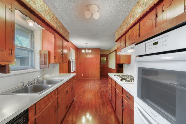 2102 Lansdowne Drive, Garland, TX 75040