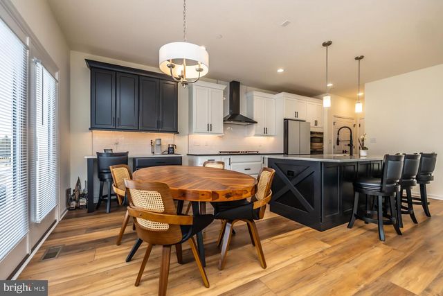 25 VALLEY OAK RD, Glenmoore, PA 19343