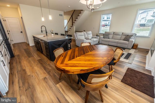 25 VALLEY OAK RD, Glenmoore, PA 19343