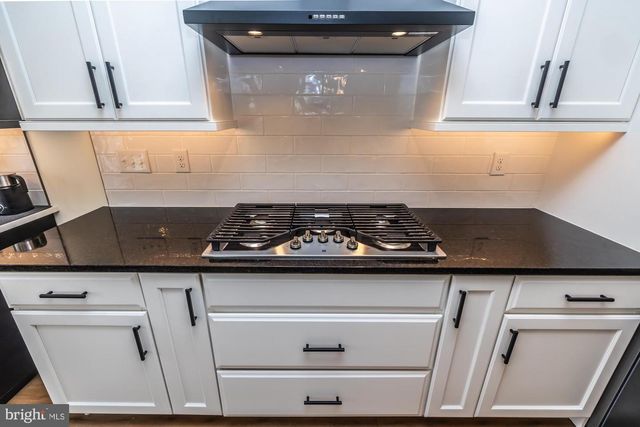 25 VALLEY OAK RD, Glenmoore, PA 19343