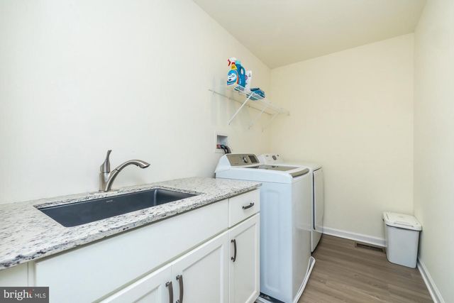 25 VALLEY OAK RD, Glenmoore, PA 19343