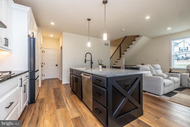 25 VALLEY OAK RD, Glenmoore, PA 19343