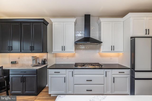 25 VALLEY OAK RD, Glenmoore, PA 19343