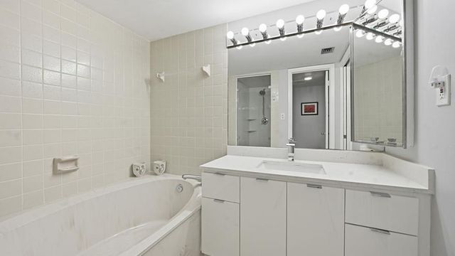 500 Ocean Trail Way 207, Jupiter, FL 33477