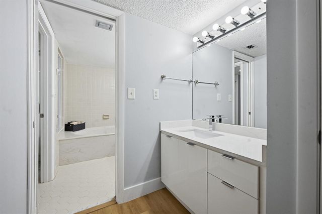 500 Ocean Trail Way 207, Jupiter, FL 33477
