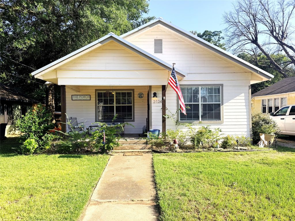 2124 Culbertson Street, Paris, TX 75460
