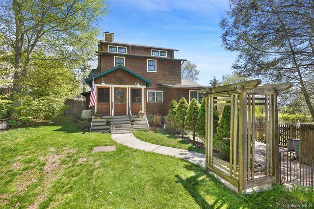 8 Olive Drive, Mahopac, NY 10541