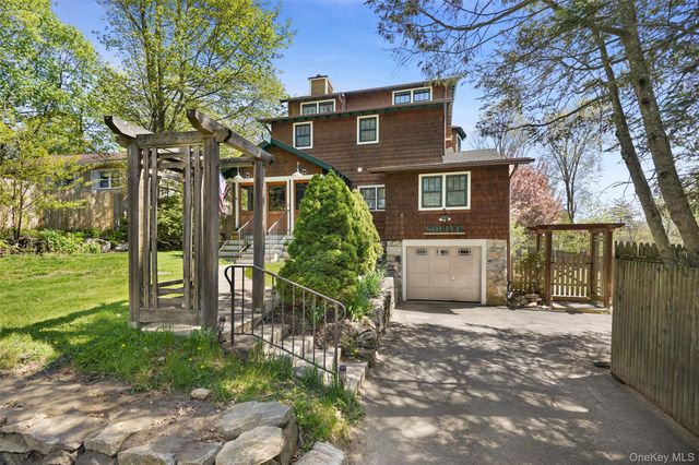 8 Olive Drive, Mahopac, NY 10541