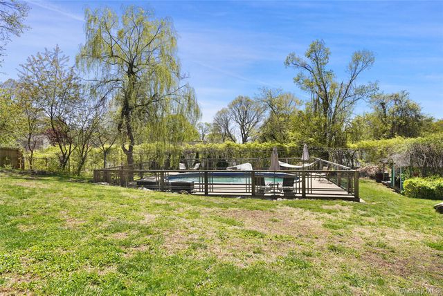 8 Olive Drive, Mahopac, NY 10541