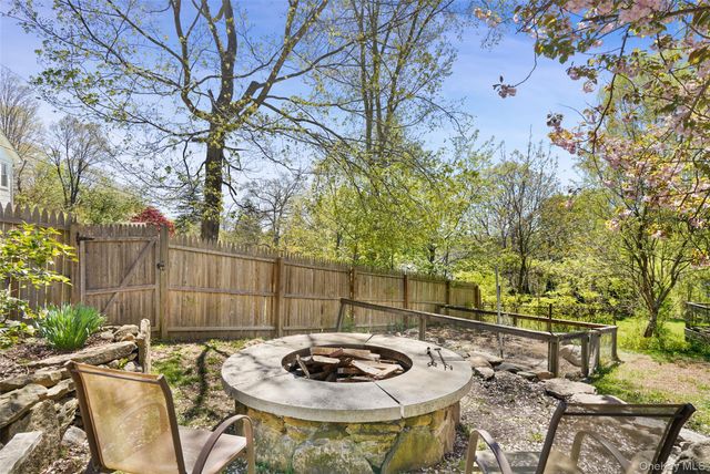 8 Olive Drive, Mahopac, NY 10541