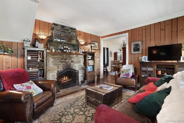 8 Olive Drive, Mahopac, NY 10541