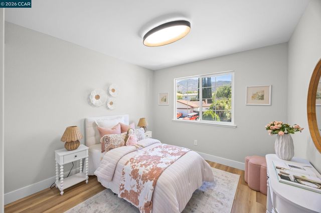2 El Molino Dr, Clayton, CA 94517