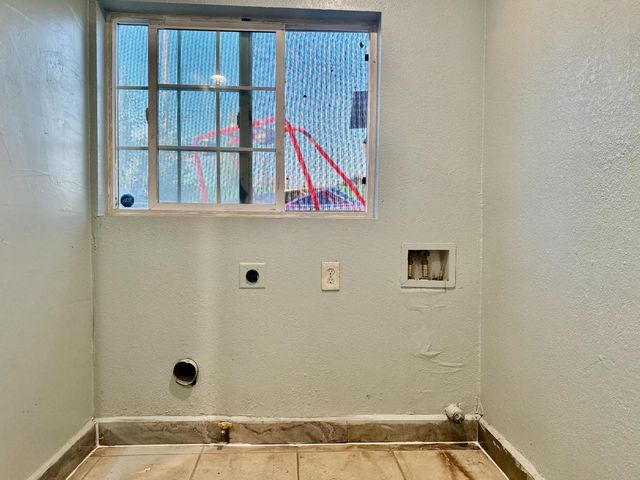 1401 Inyo Ave, Modesto, CA 95358