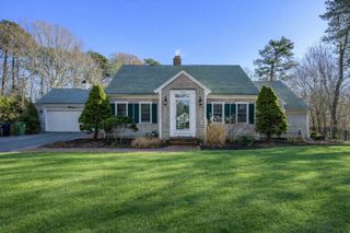 578 Huckins Neck Rd, Barnstable, MA 02632