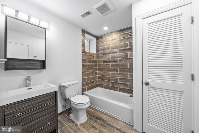 4047 GREEN ST, Philadelphia, PA 19104