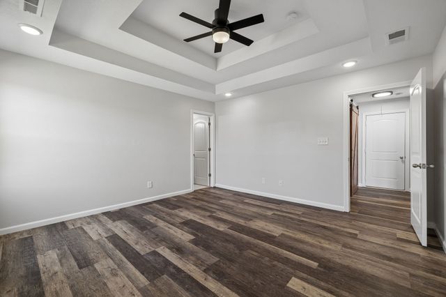 236 Azalea Dr, Oak Grove, KY 42262