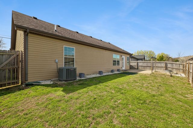 236 Azalea Dr, Oak Grove, KY 42262