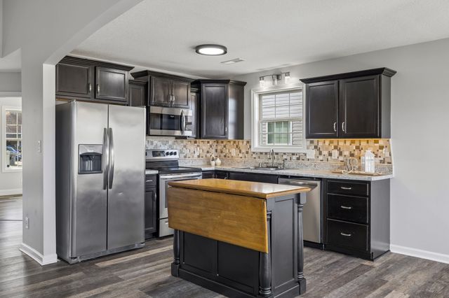 236 Azalea Dr, Oak Grove, KY 42262