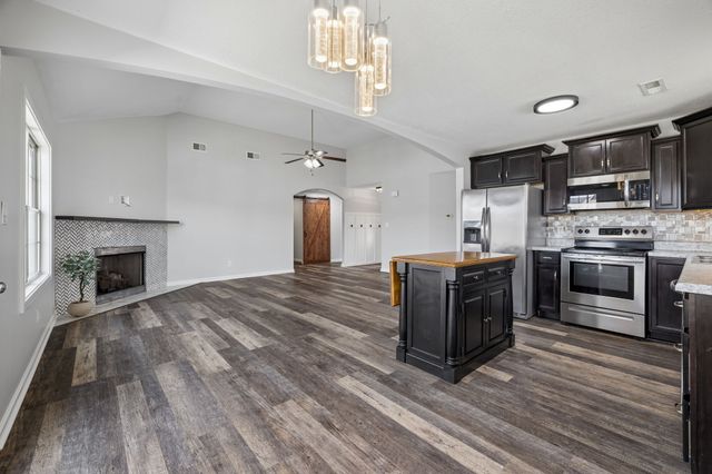 236 Azalea Dr, Oak Grove, KY 42262