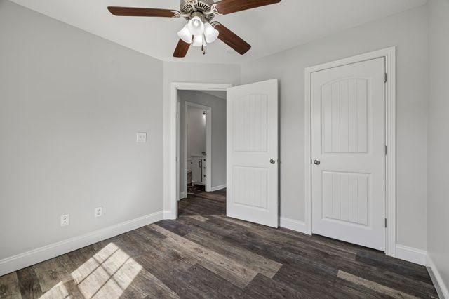 236 Azalea Dr, Oak Grove, KY 42262