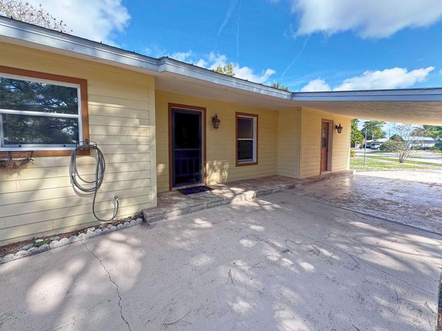 401 SE Tranquilla Avenue, Port St Lucie, FL 34983