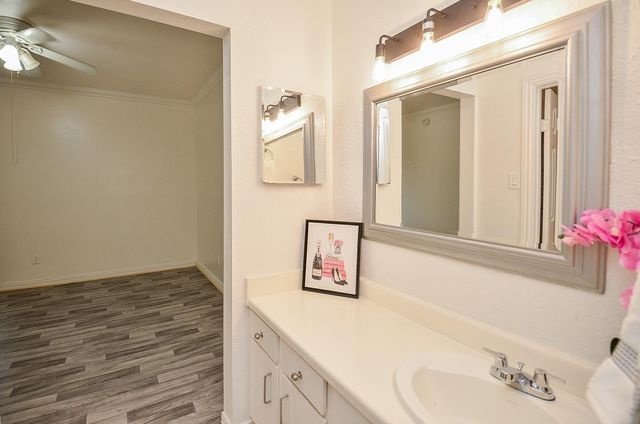 9707 Richmond Avenue 109, Houston, TX 77042