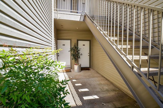 9707 Richmond Avenue 109, Houston, TX 77042