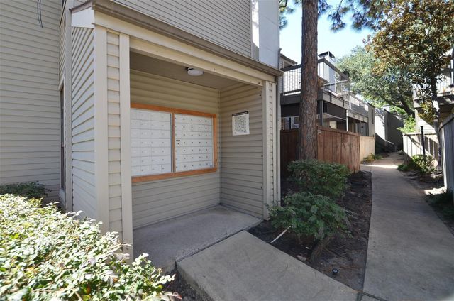 9707 Richmond Avenue 109, Houston, TX 77042