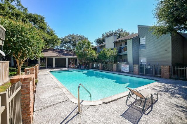9707 Richmond Avenue 109, Houston, TX 77042